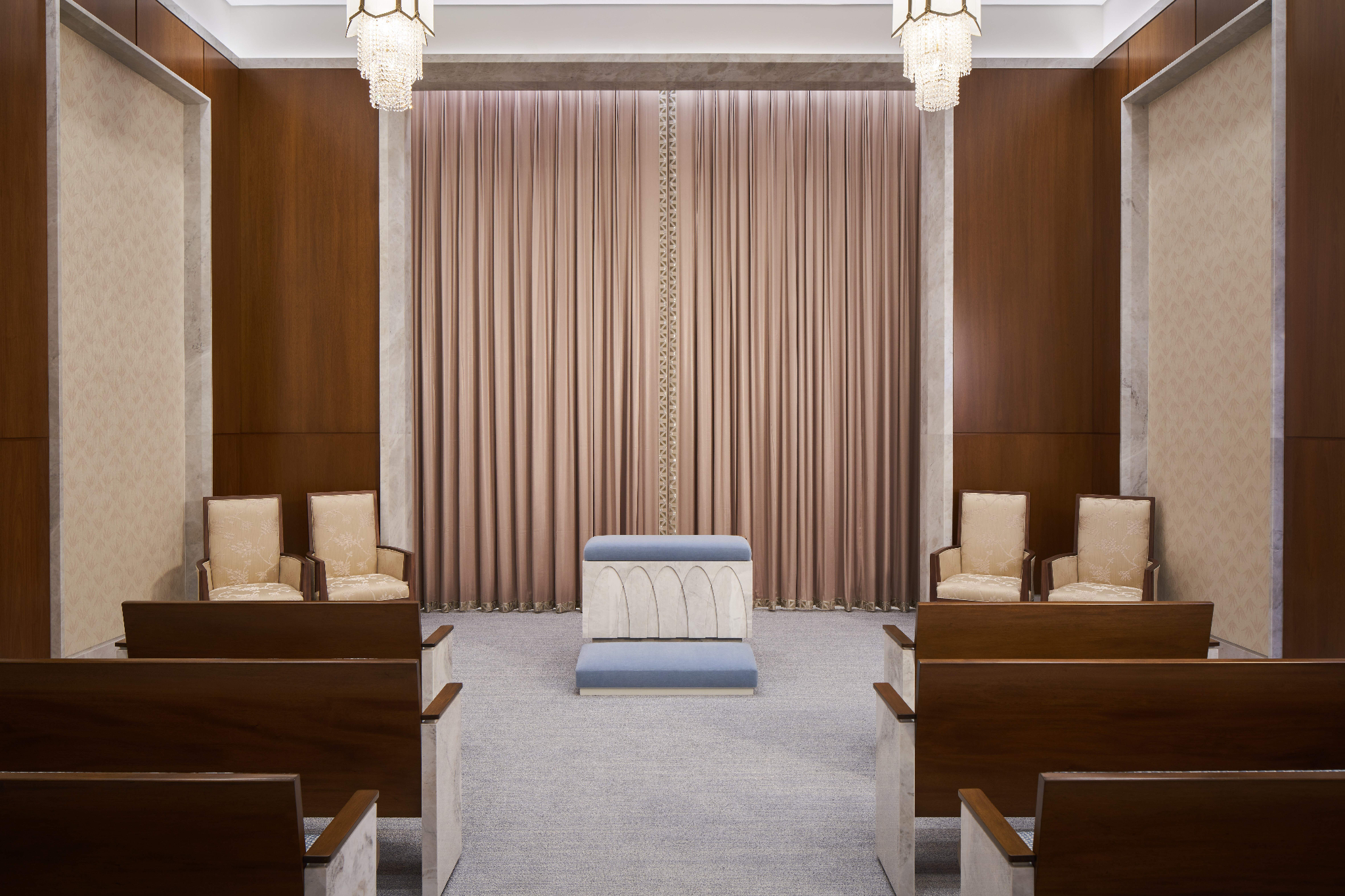 A white room in the Brasília Brazil Temple.