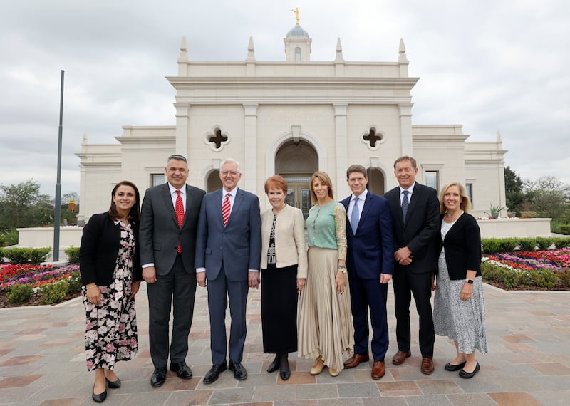 An official group at the Salta Argentina Temple.